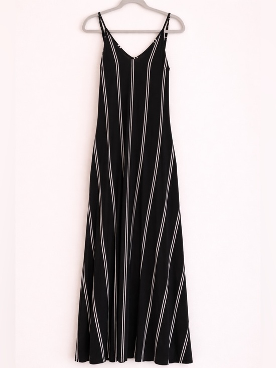 Lulus Dresses & Skirts - Lulus Black & White Striped Maxi Dress Open Back Tie Detail Size S